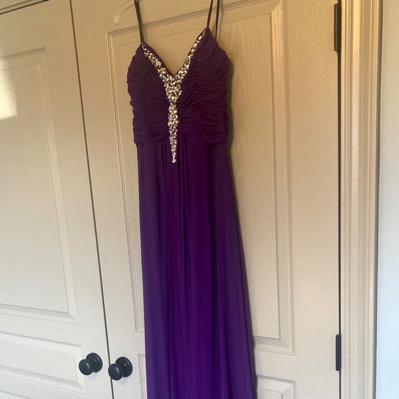 Ball Gowns - Picture 5 of 5